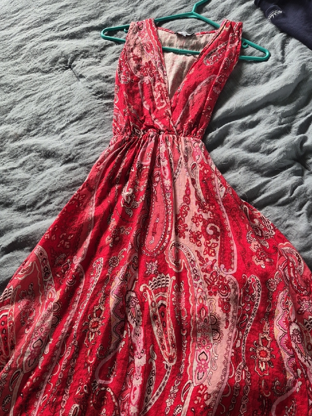 Le Reganne Sleeveless Red Paisley V-Neck Maxi Dress